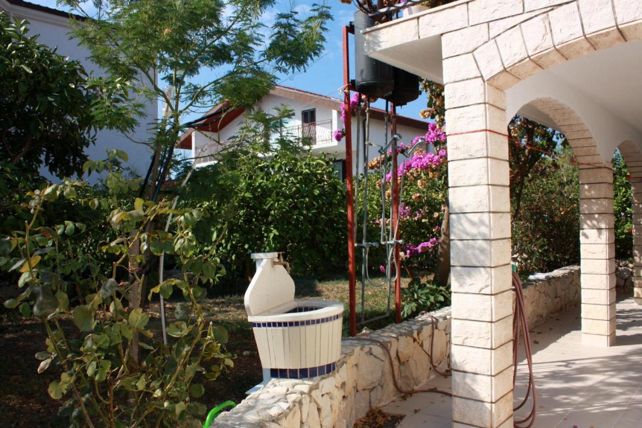 Apartments By The Sea Rastici, Ciovo - 2104 Trogir Eksteriør bilde