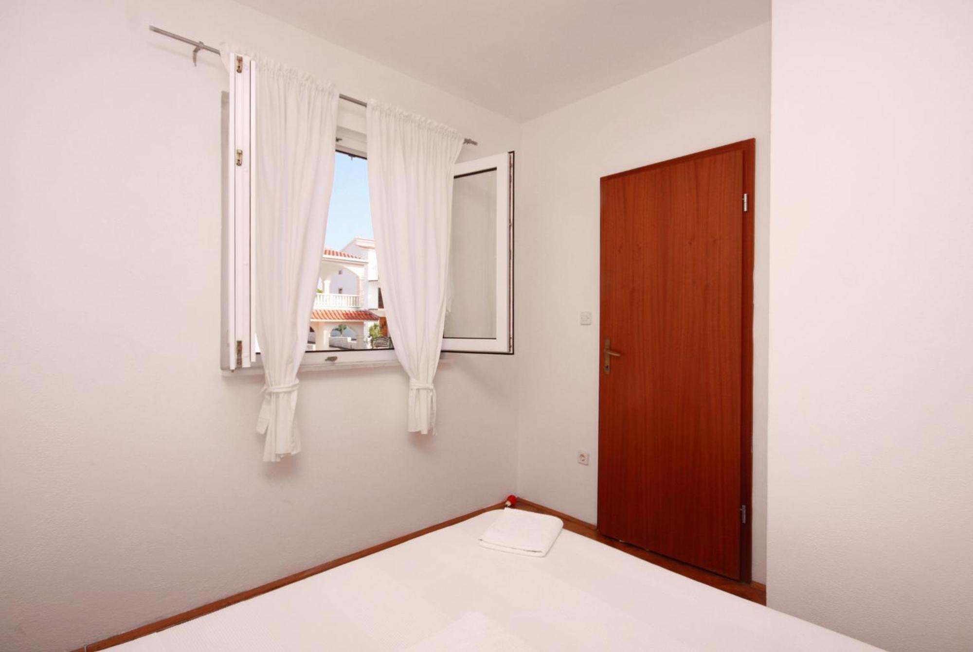 Apartments By The Sea Rastici, Ciovo - 2104 Trogir Rom bilde