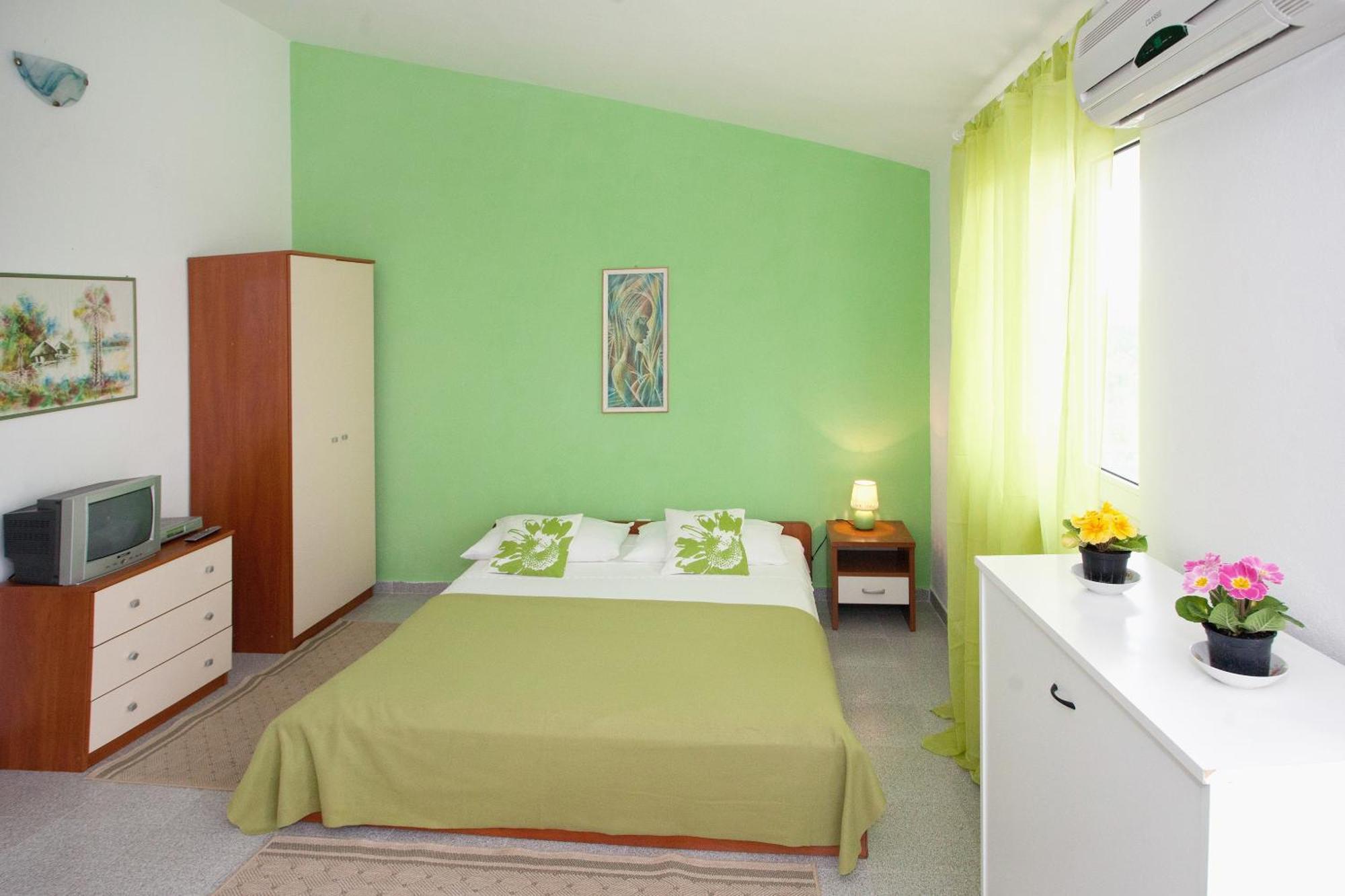 Apartments By The Sea Rastici, Ciovo - 2104 Trogir Rom bilde