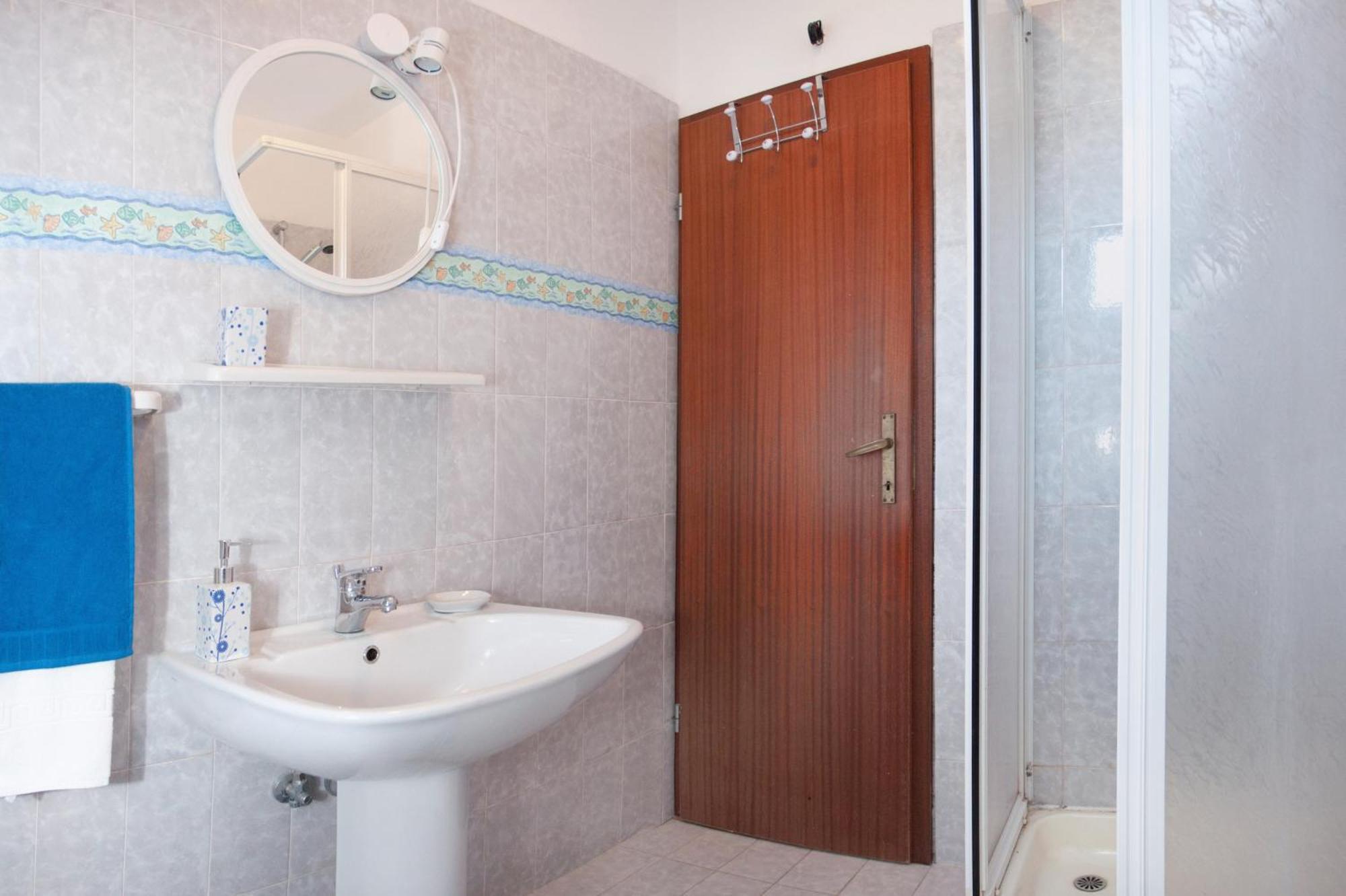 Apartments By The Sea Rastici, Ciovo - 2104 Trogir Rom bilde