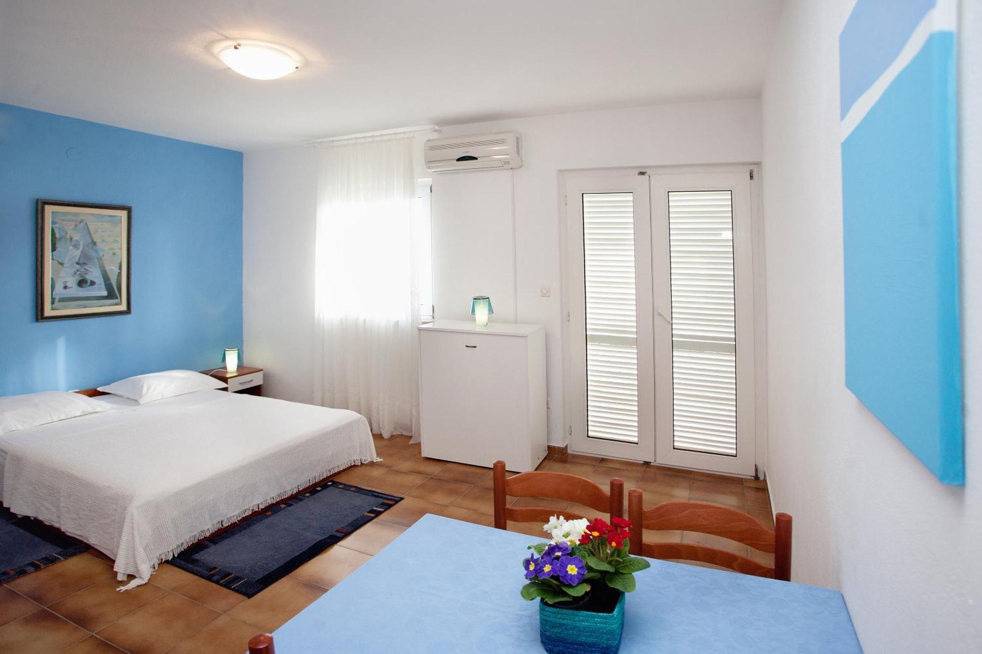 Apartments By The Sea Rastici, Ciovo - 2104 Trogir Rom bilde